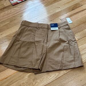 Old Navy Women's Tan Pleated Shorts